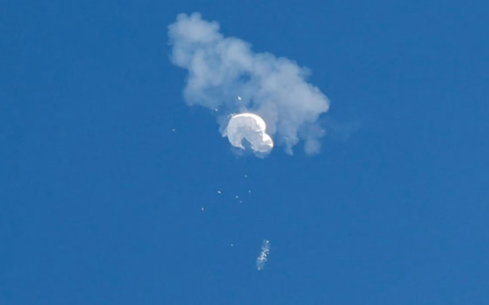 美军战机击落疑似中国的间谍气球