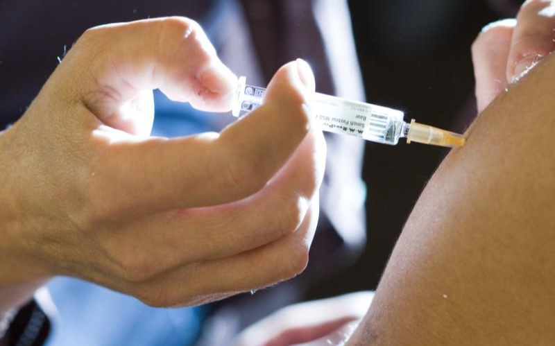休士頓成千上萬新冠疫苗预约開跑，這些網站都能登記