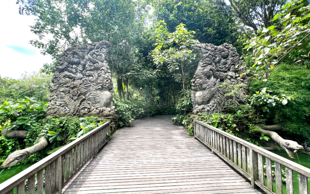 巴厘岛乌布猴林   保护人与自然环境和谐共处的圣地