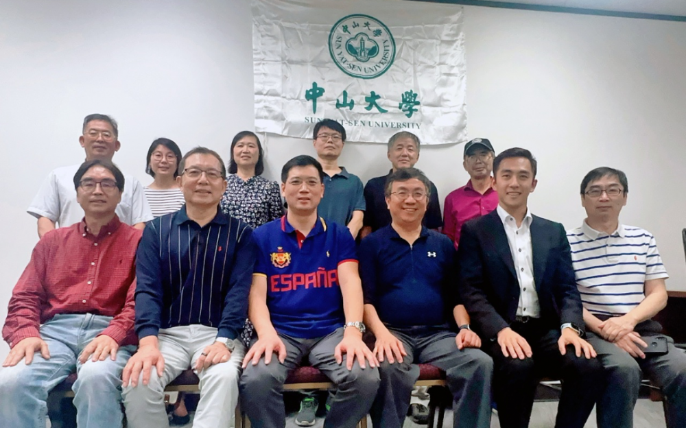 中山大學美南校友會舉行理事會議，楊寶華當選爲新會長