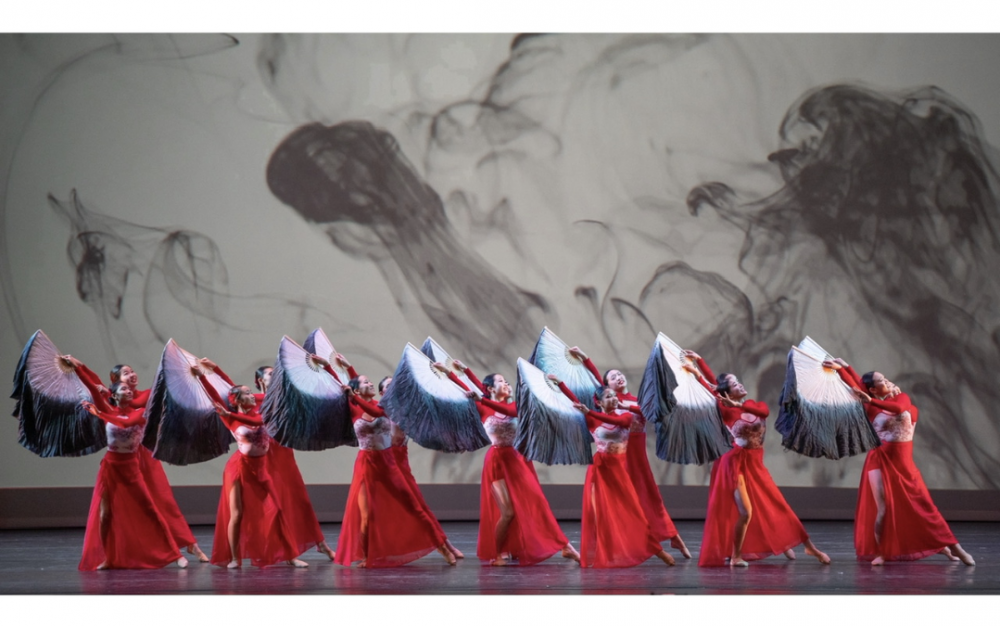 亚美舞蹈团和亚美舞蹈学校应邀在“休斯顿市长圣诞特邀节目”盛会表演《墨之回忆》