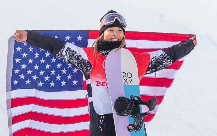 美国名将克洛伊·金凭借令人惊叹的技巧卫冕U型场地女子单板滑雪决赛冠军