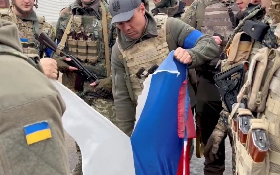 烏克蘭從俄羅斯手中奪回對物流樞紐的完全控制權，聲稱進一步獲戰場收益
