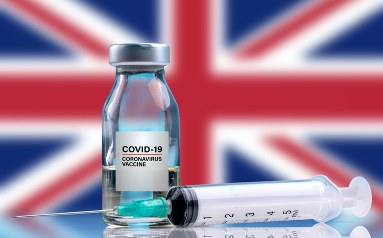 英國早于美國成爲第一個授權冠狀病毒疫苗接種的西方國家