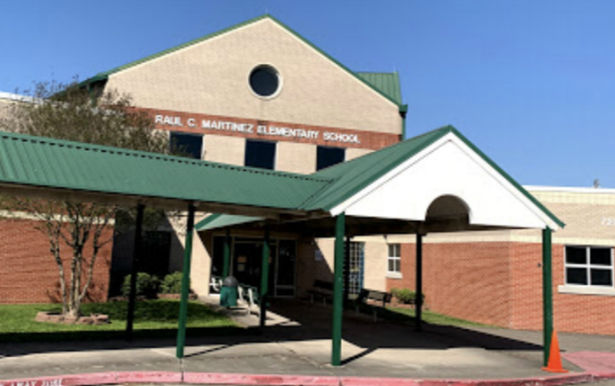 休斯頓獨立學區R.Martinez小學，因校園內爆發新冠關閉