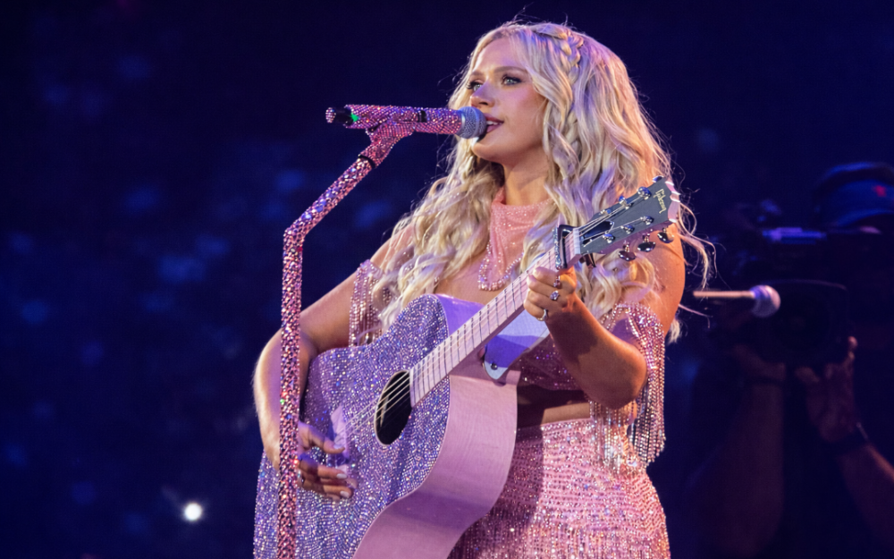 粉色旋風席卷NRG體育館  Megan Moroney閃耀登場