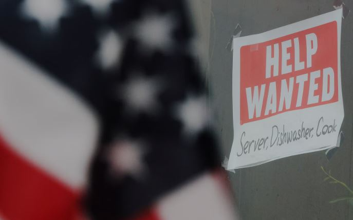 美國1月就業成長超乎預期 失業率微幅下降