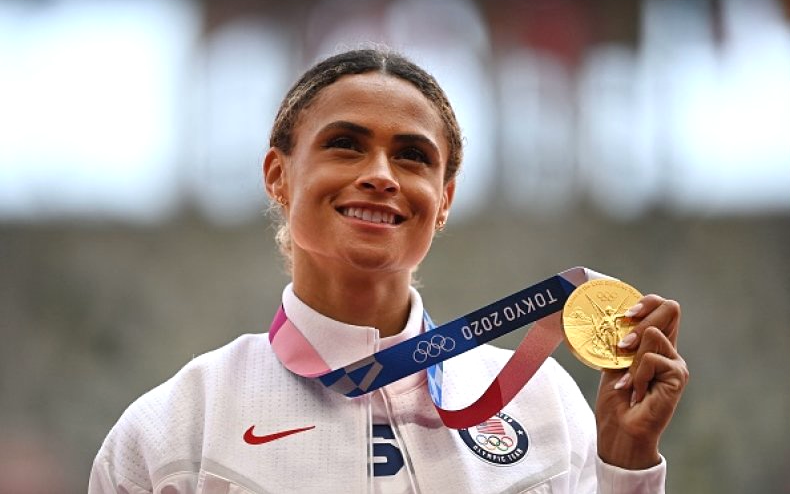 美国选手麦克劳林刷新世界纪录赢得 400米栏金牌