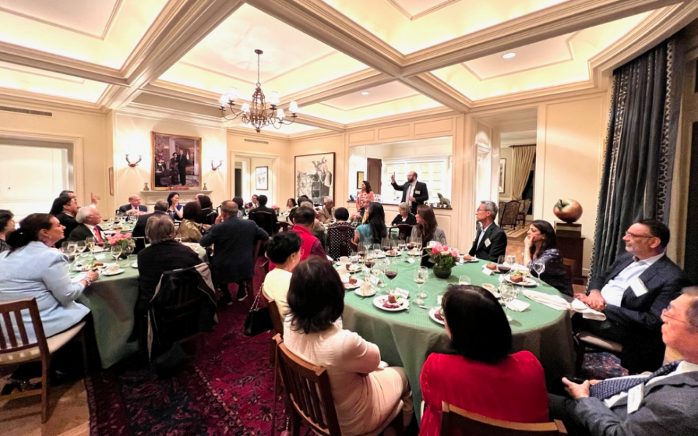 莱斯大学赵氏亚洲研究中心创办人后裔举办晚宴支持亚裔美国人社区调查