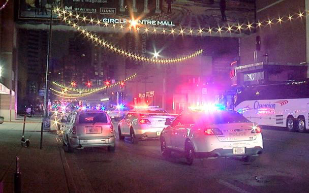 印第安纳波利斯购物中心外发生大规模枪击事件，造成 7 名青少年受伤