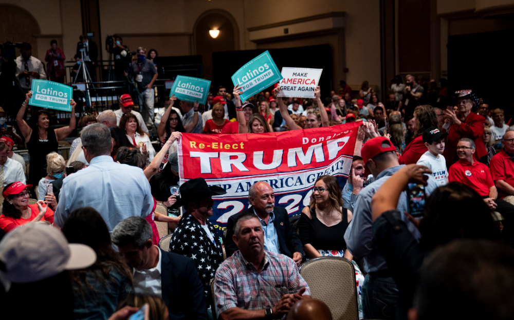 美国拉美裔选民对特朗普的支持给拜登带来危险信号