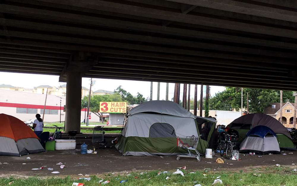 无家可归人员露宿街头数量增加 市政加大管理