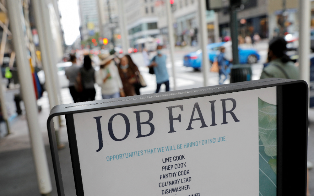 美12月非农就业意外大增 失业率持稳