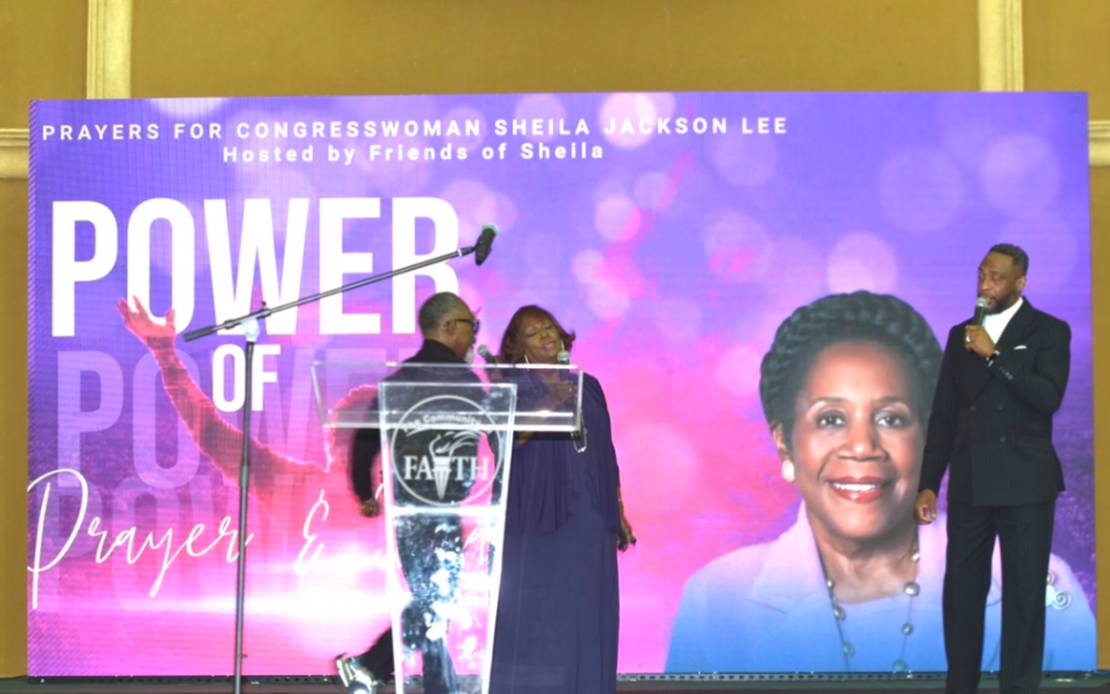 國會議員希拉·傑克遜·李正與癌症作鬥爭，支持者爲她守夜祈禱
