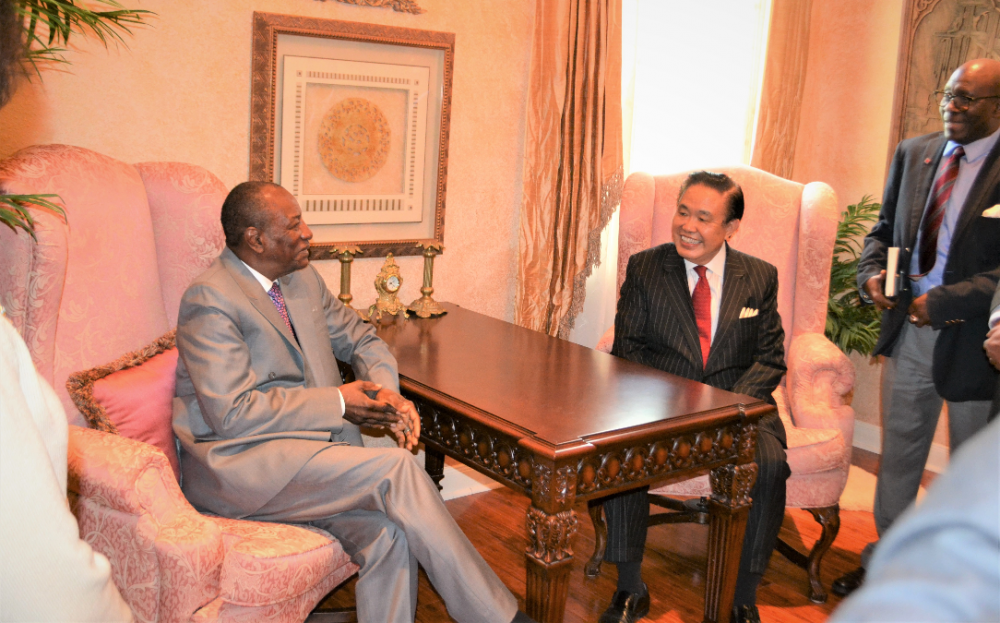 幾內亞總統孔戴任命美南集團董事長李蔚華爲駐休斯敦名譽總領事