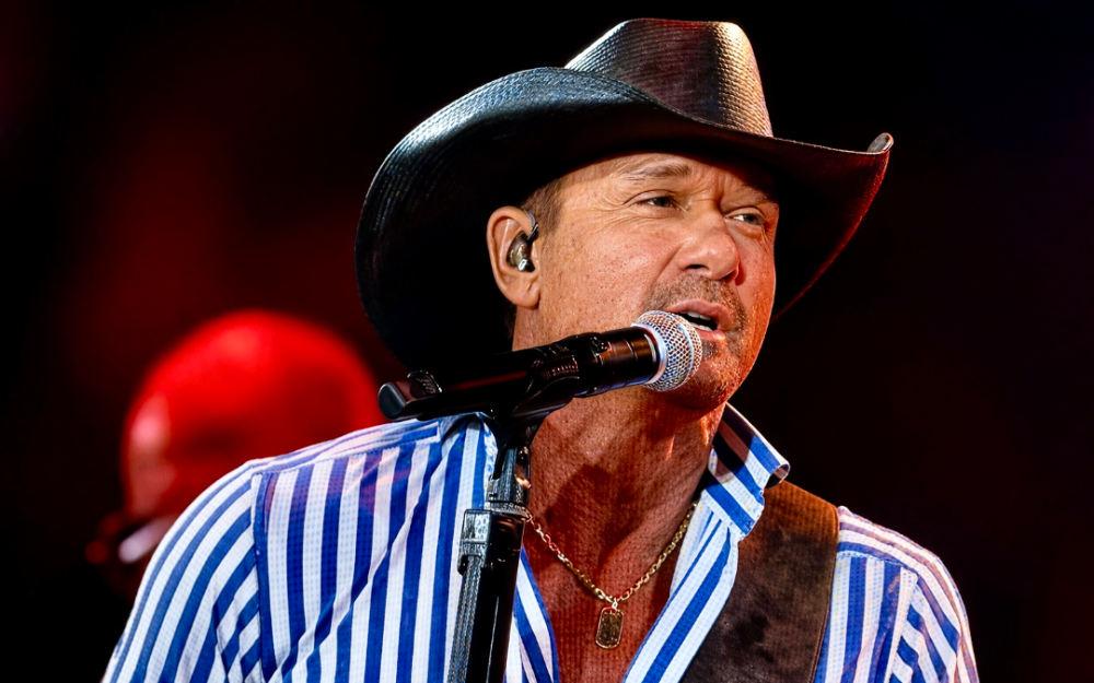 殿堂級巨星 Tim McGraw第11次登台引爆NRG體育場