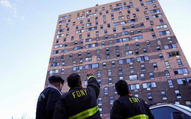纽约公寓恶火19死 缺逃生梯凸显法规脱节