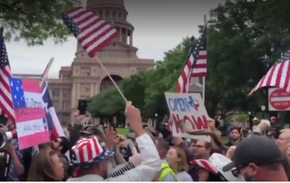 遭限制「人身自由」，德州民眾不满居家令上街抗议
