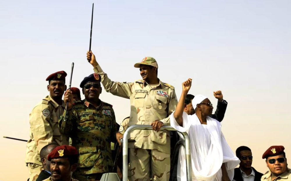苏丹准军事快速支援部队说他们已经占领了总统府