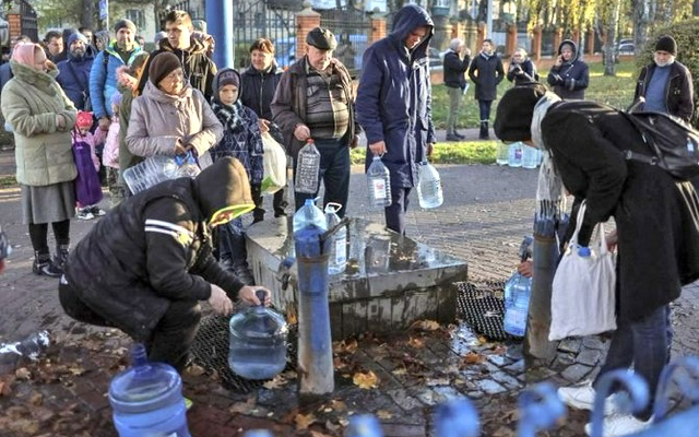 俄羅斯導彈襲擊削弱電力容量    烏克蘭人准備迎接淒涼的冬天