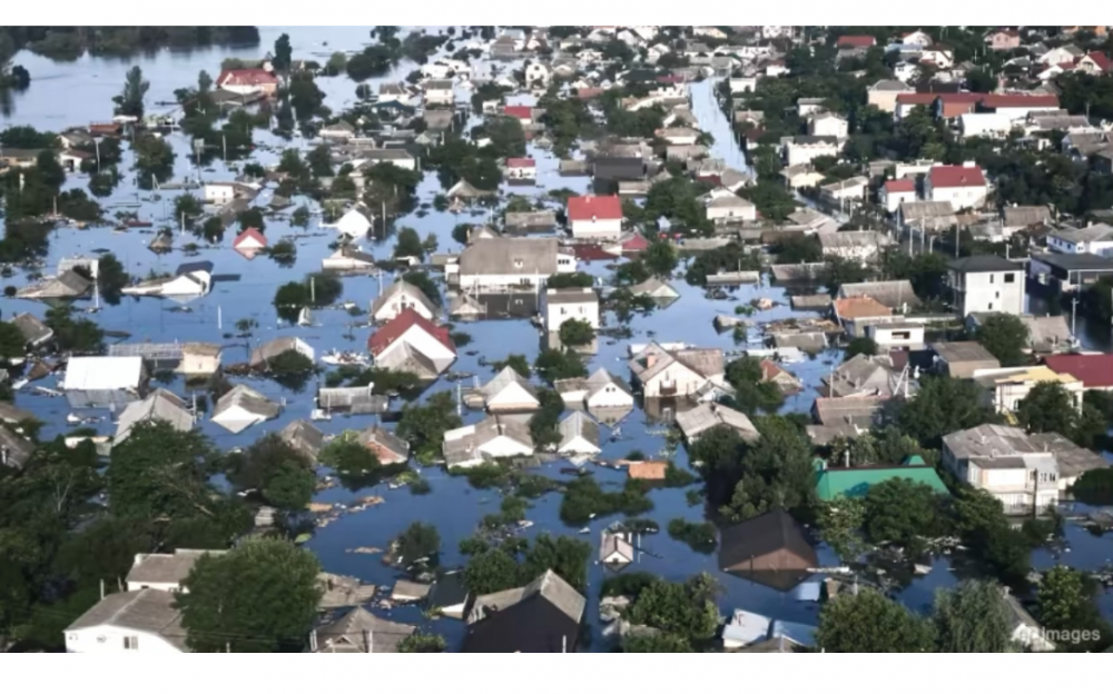 洪水從被毀的大壩湧出    烏克蘭南部居民逃離家園