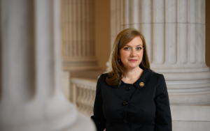 颶風季來臨,國家進入備災月  國會女議員Lizzie Fletcher (TX-07)呼籲民眾做好防災