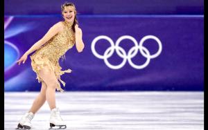 金色夢想照亮冰面——歌曲《她在冰上閃光》唱響美國花滑的重生時刻