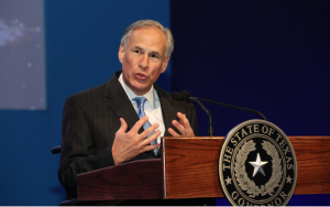 德州州长：每个County只能有一个邮递投票投递站，引发各方挞伐