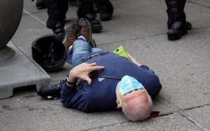 水牛城市长：75岁男子为“煽动者” 警官无罪 州长：警官要面临刑事指控