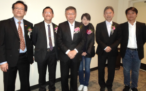 欢台北市- 柯文哲前市长4月25日蒞临美南日报访问 并与侨界人士电视座谈会，欢迎关心国政人踊跃参加