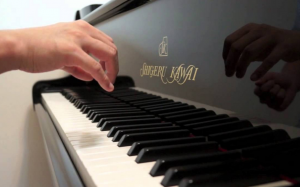 成人學琴不是夢,想學就不晚 ,他得償宿願