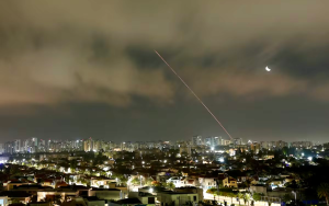 以色列宣布击毙伊朗“圣城旅”高级指挥官，伊朗拒绝在空袭下重启核谈判