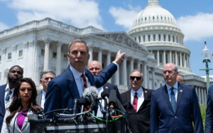 眾议院共和党表达了他们对债务上限协议的不满  威胁要对像麦卡锡这样的共和党领导人进行清算