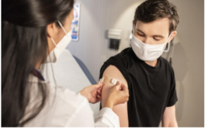 超级传播者的爆发 现在仍然干扰消灭冠状病毒的努力 现在增加疫苗接种戴口罩并保持社交距离依然很重要