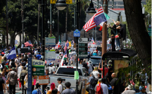 特朗普军力大阅兵引爆全国抗议潮，民主党议员遇刺震惊政坛