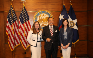 李蔚华获任命為「休士顿第一委员会」Houston First董事 首位华裔杰出人士人选,未来将掌管休士顿Johns Hall等10餘幢市府资產