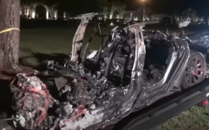 休士顿传「特斯拉死亡车祸」酿两死，驾驶座空无一人！