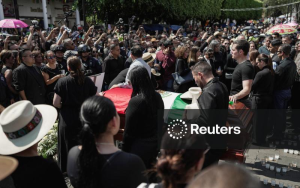 参与亡灵节庆典  墨西哥扫黑市长遇刺