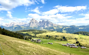 意大利奥蒂塞伊:多洛米蒂山脉中的人间天堂与玫瑰花园的传说