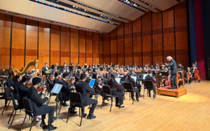 德州音乐节华彩乐章开启序幕——马勒第五交响曲奏响光明之旅，致敬传奇艺术总监Alan Austin