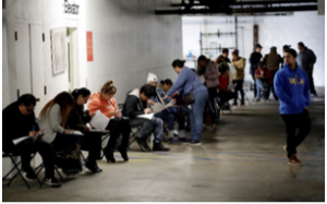 单週660万人失业 全美十年新增岗位两週被抹去一半 工厂关门造成的损失 已经是9•11事件期间的2.5倍