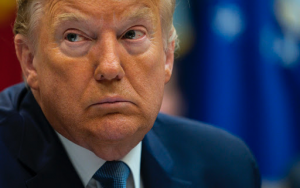 特朗普沮丧，总统一位私人服侍测试冠状病毒呈阳性