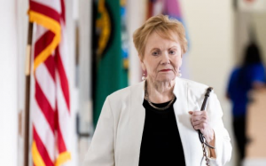 德州共和黨衆議員格蘭傑住進養老院引發熱議，任期限制討論升溫