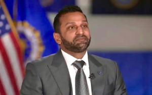 FBI局長承諾將揭示“1月6日”關鍵問題的“明確答案”    揭開真相,或將“震驚美國人”