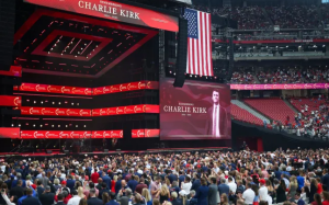 查理·柯克追思大會震撼全美    在哀悼中呼喚使命