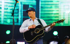 帕克·麥科勒姆叁登休斯頓牛仔節星形旋轉型舞台,熱力四射再創票房新高