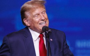 特朗普正利用“总统豁免权”采取行动驳回机密文件案