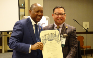 ACC 亚洲商会2021年度会员会议，12月2日举行 休士顿市长特纳前来，颁发「12月2日為喻斌日」文告