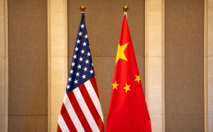 美将调查中国联网汽车风险 中国反提苹果手机