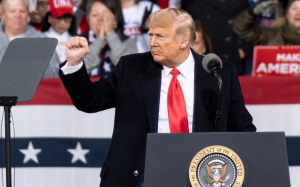 特朗普在佐治亞州集會強調投票的重要性,堅持他的選舉被盜